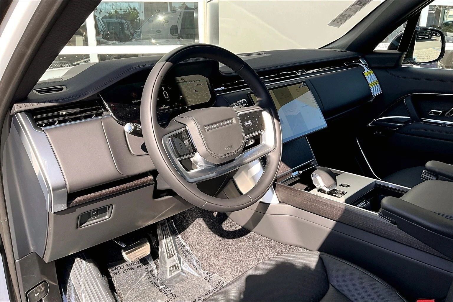 2026 Land Rover Range Rover SE LWB (L460), 6/15