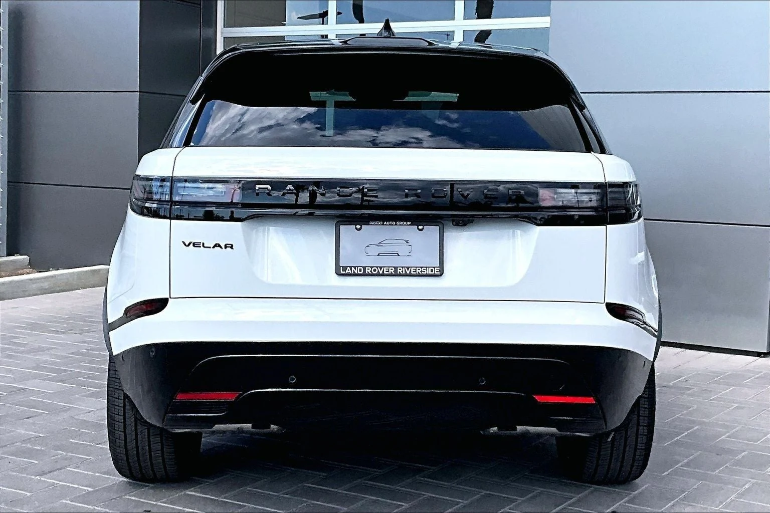 2026 Land Rover Range Rover Velar P250 Belgravia Edition (L560), 4/14