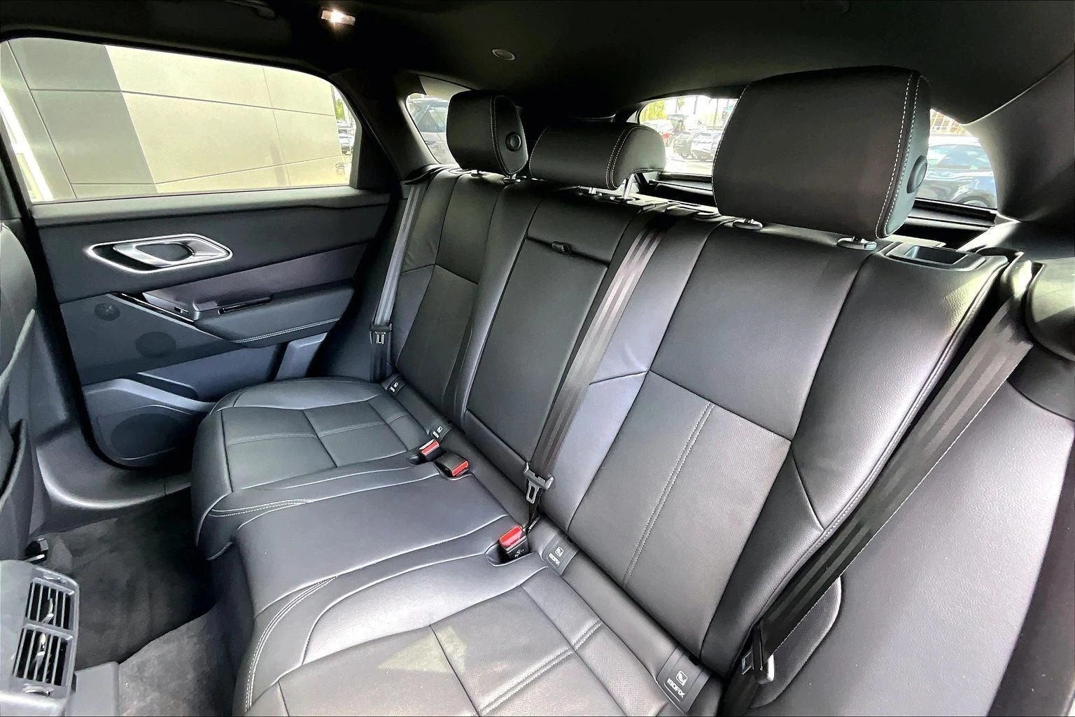 2026 Land Rover Range Rover Velar P250 Belgravia Edition (L560), 10/14