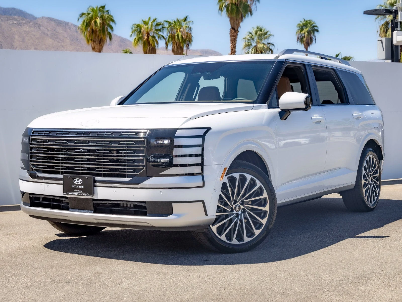 Hyundai Palisade Hybrid Calligraphy (LX3) · Creamy White Pearl · Indigo Auto Group