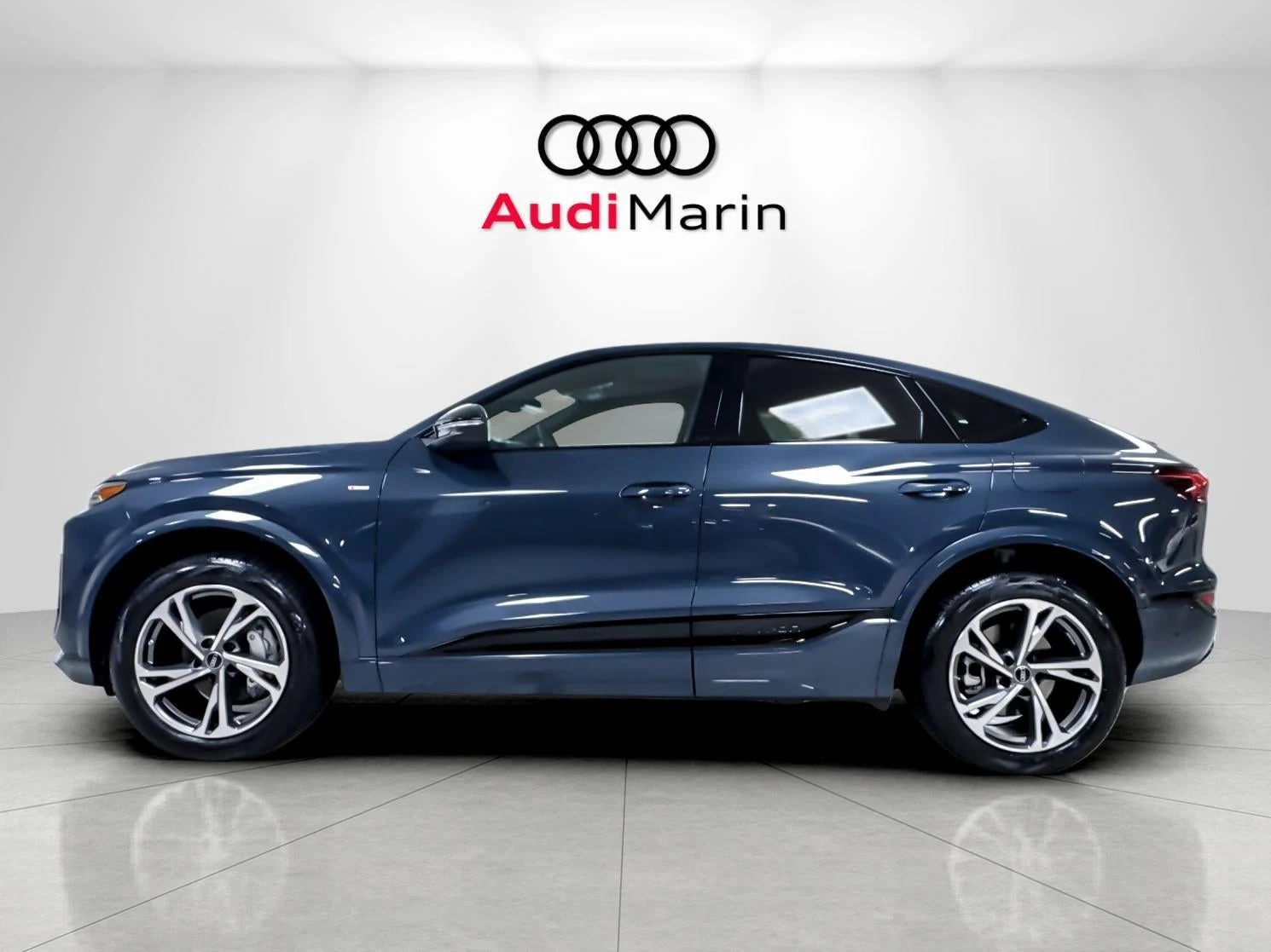 2027 Audi Q6 e-tron Sportback Premium Plus, 2/20