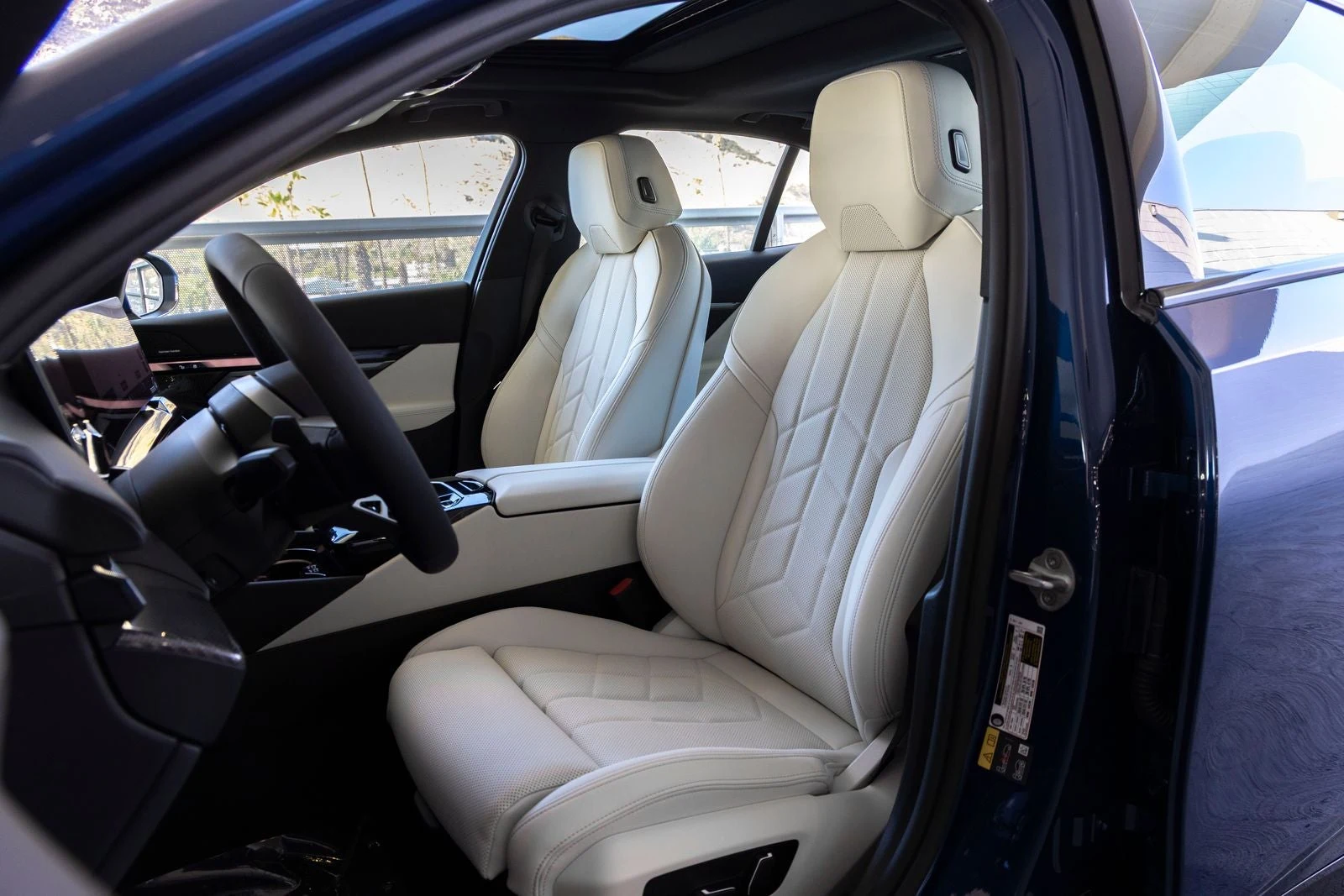 2027 BMW i5 eDrive40 (G60), 17/20