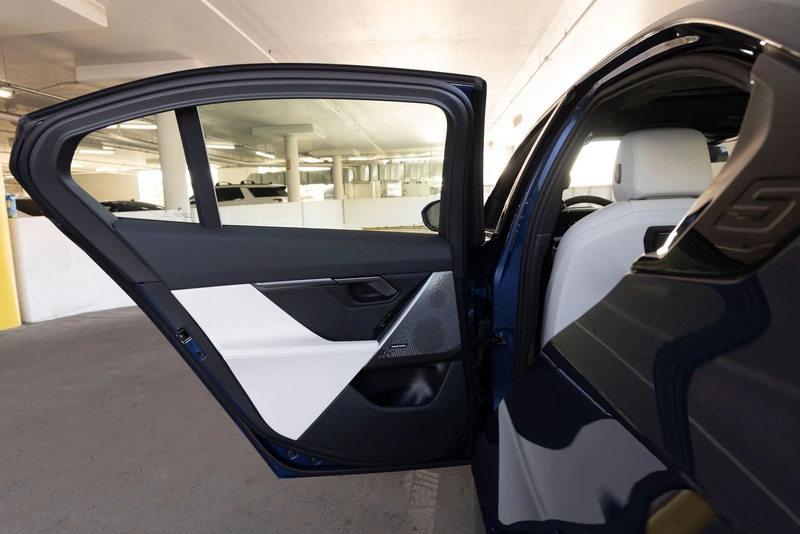 2027 BMW i5 eDrive40 (G60), 18/20
