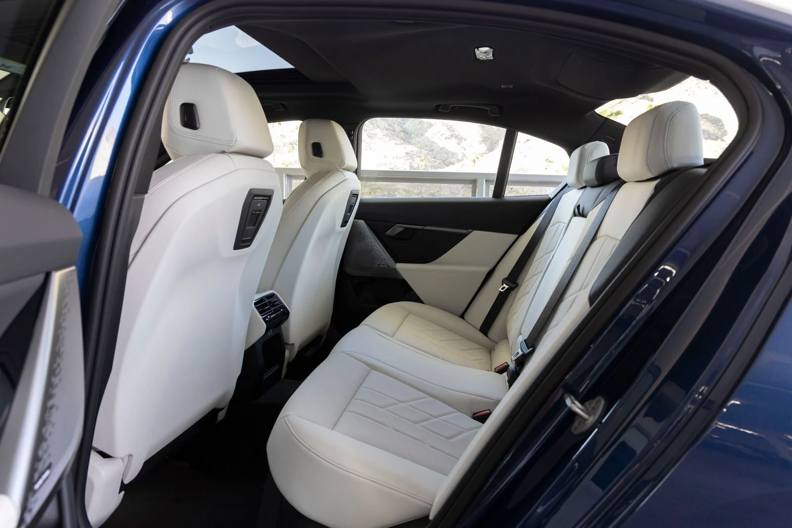 2027 BMW i5 eDrive40 (G60), 19/20