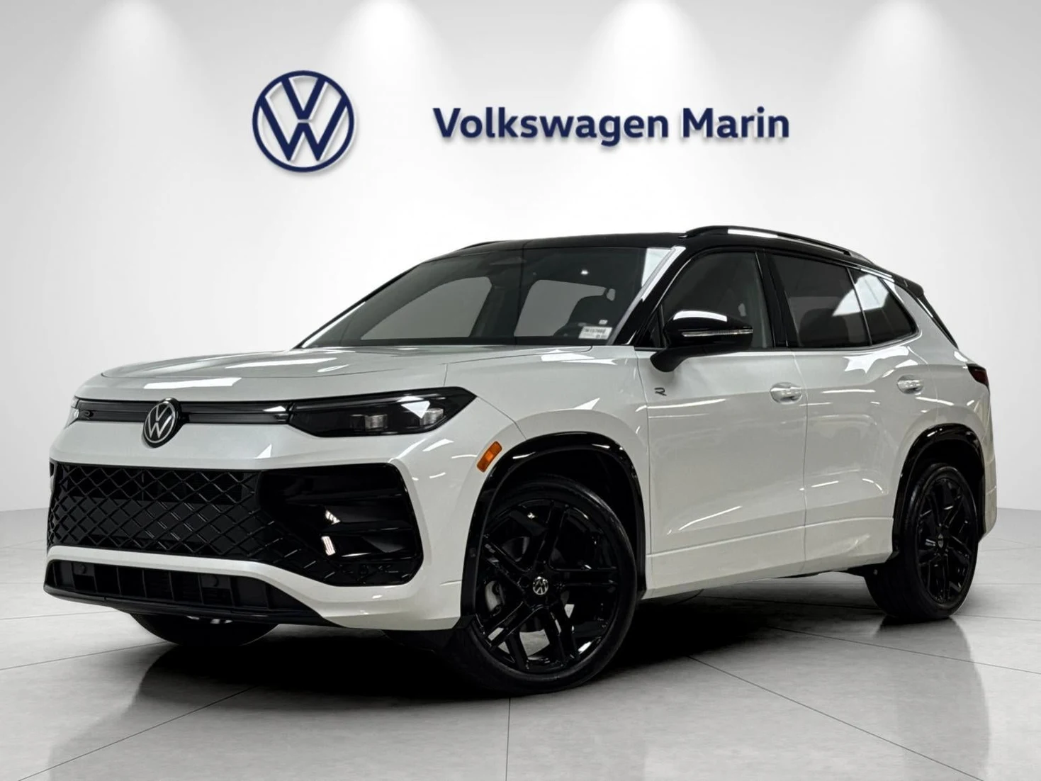 Volkswagen Tiguan SE R-Line Black (3rd Generation North America) · Opal White W And Deep Black Roof · Indigo Auto Group