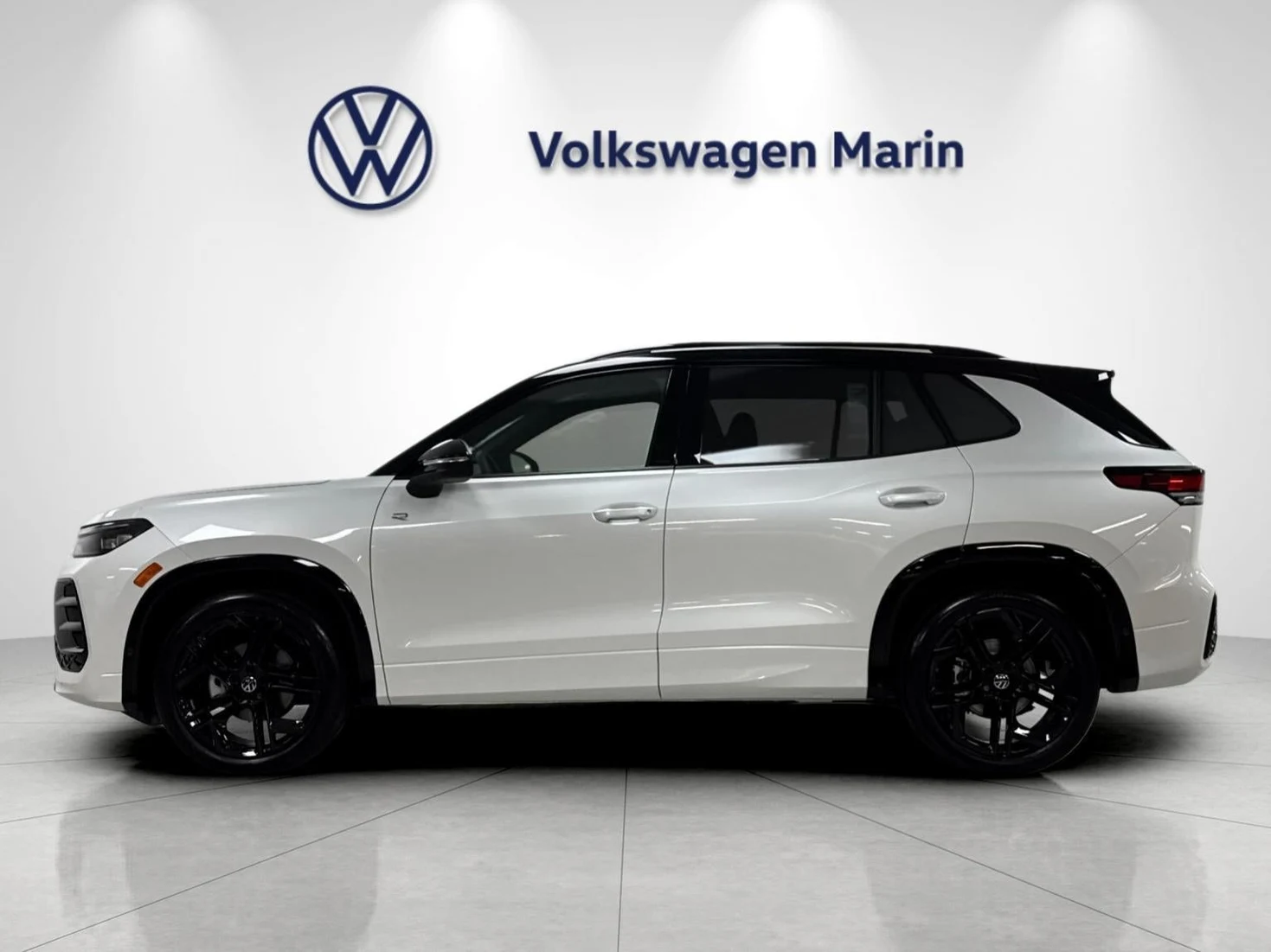 2026 Volkswagen Tiguan SE R-Line Black (3rd Generation North America), 2/20