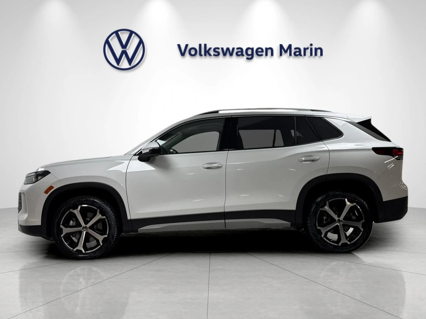 2026 Volkswagen Tiguan SE (3rd Generation North America), 2/20