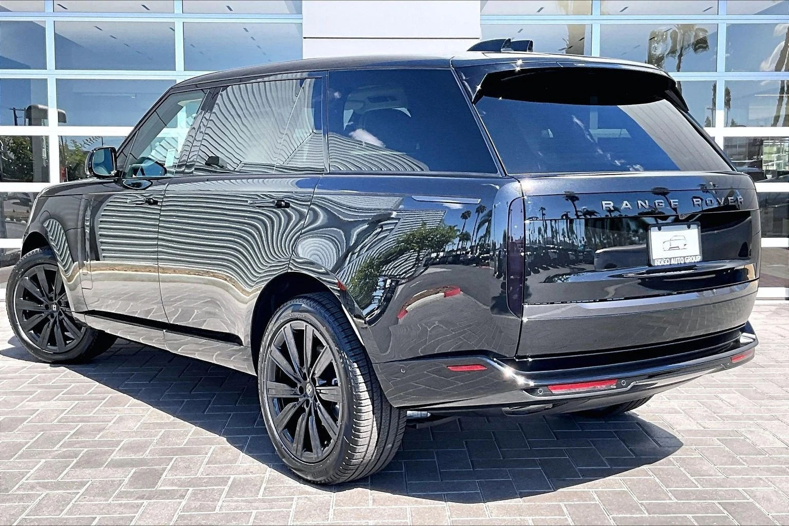 2027 Land Rover Range Rover SE LWB (L460), 3/15