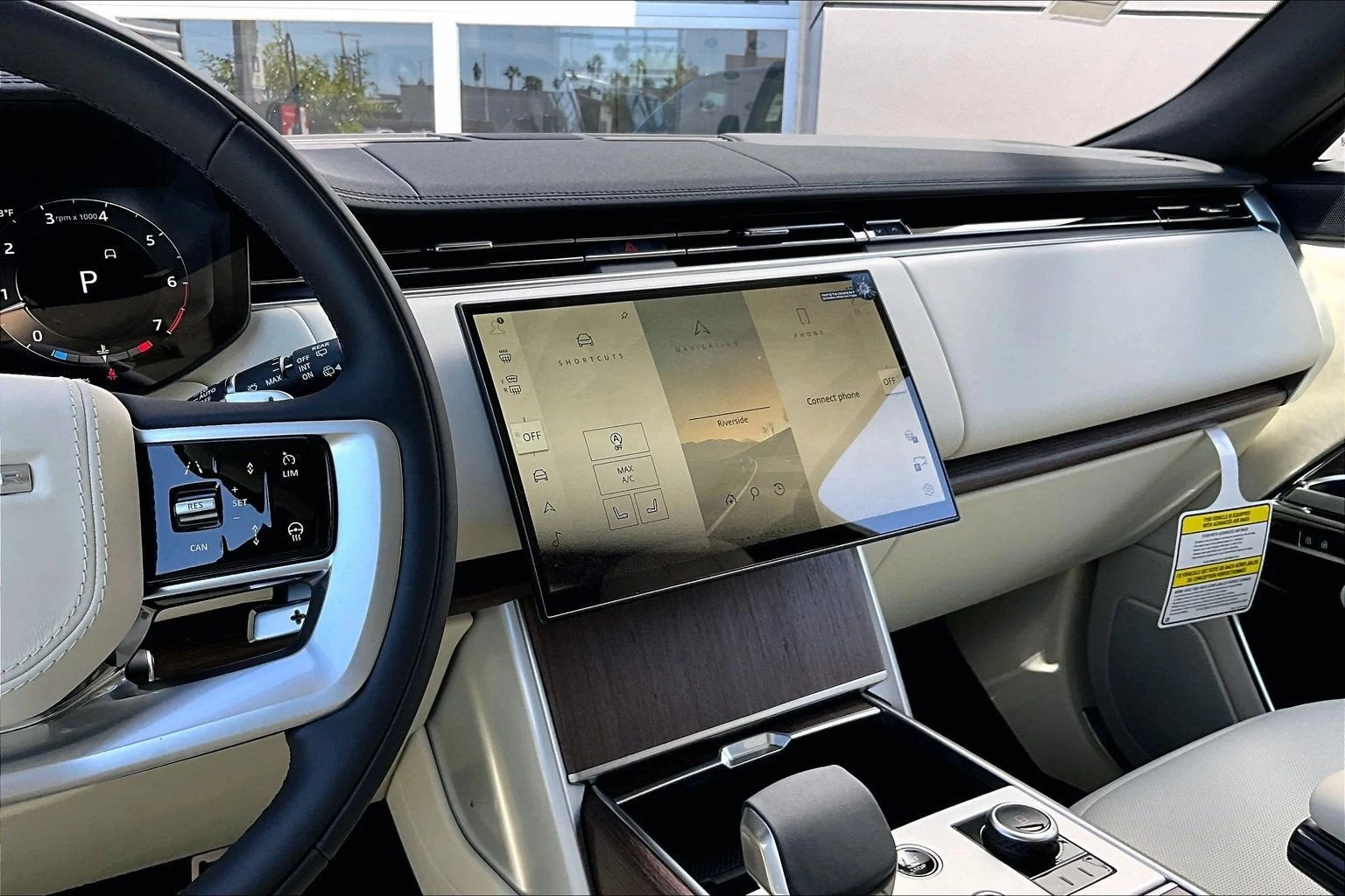 2027 Land Rover Range Rover SE LWB (L460), 7/15