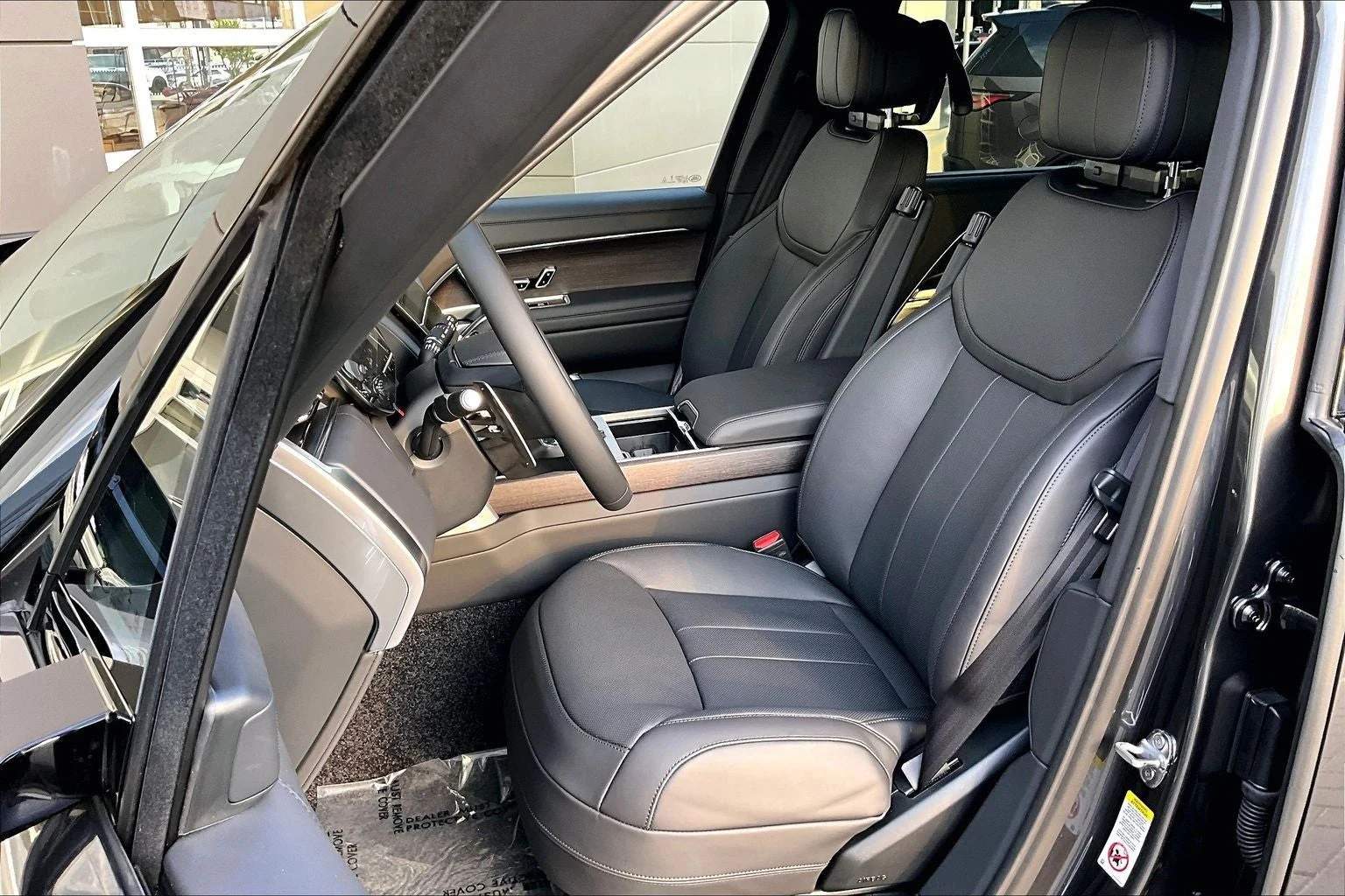 2027 Land Rover Range Rover SE LWB (L460), 9/15
