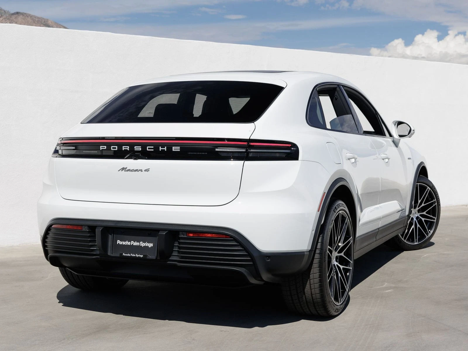 2026 Porsche Macan 4 Electric (XAB), 7/20