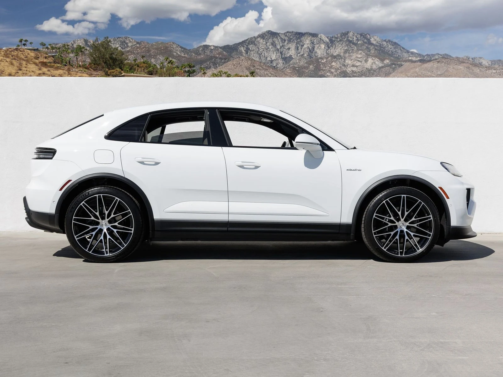 2026 Porsche Macan 4 Electric (XAB), 8/20