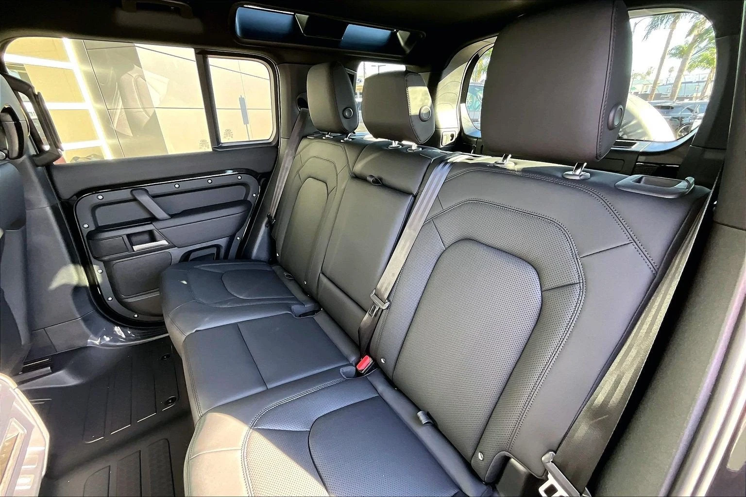 2026 Land Rover Defender 110 S (L663), 10/13