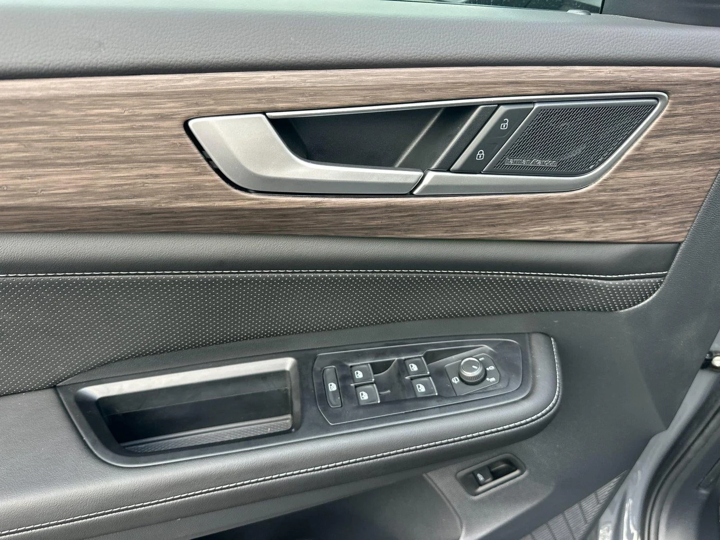 2026 Volkswagen Atlas 2.0T SEL Premium R-Line (2024 Update), 10/20