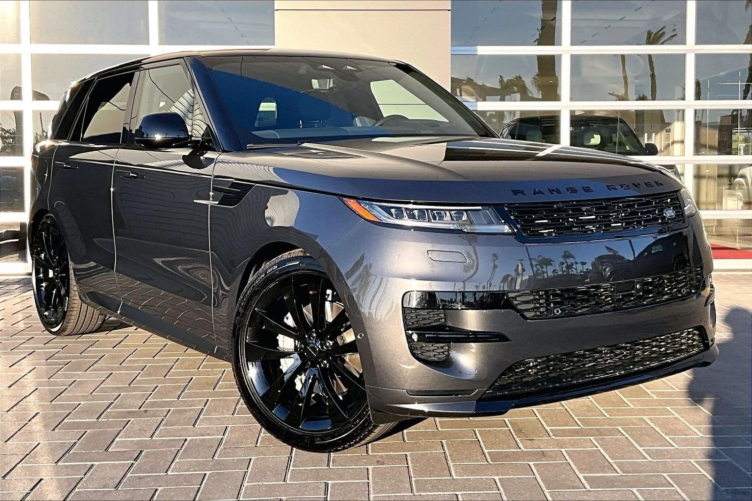 2027 Land Rover Range Rover Sport Dynamic SE (L461), 2/13