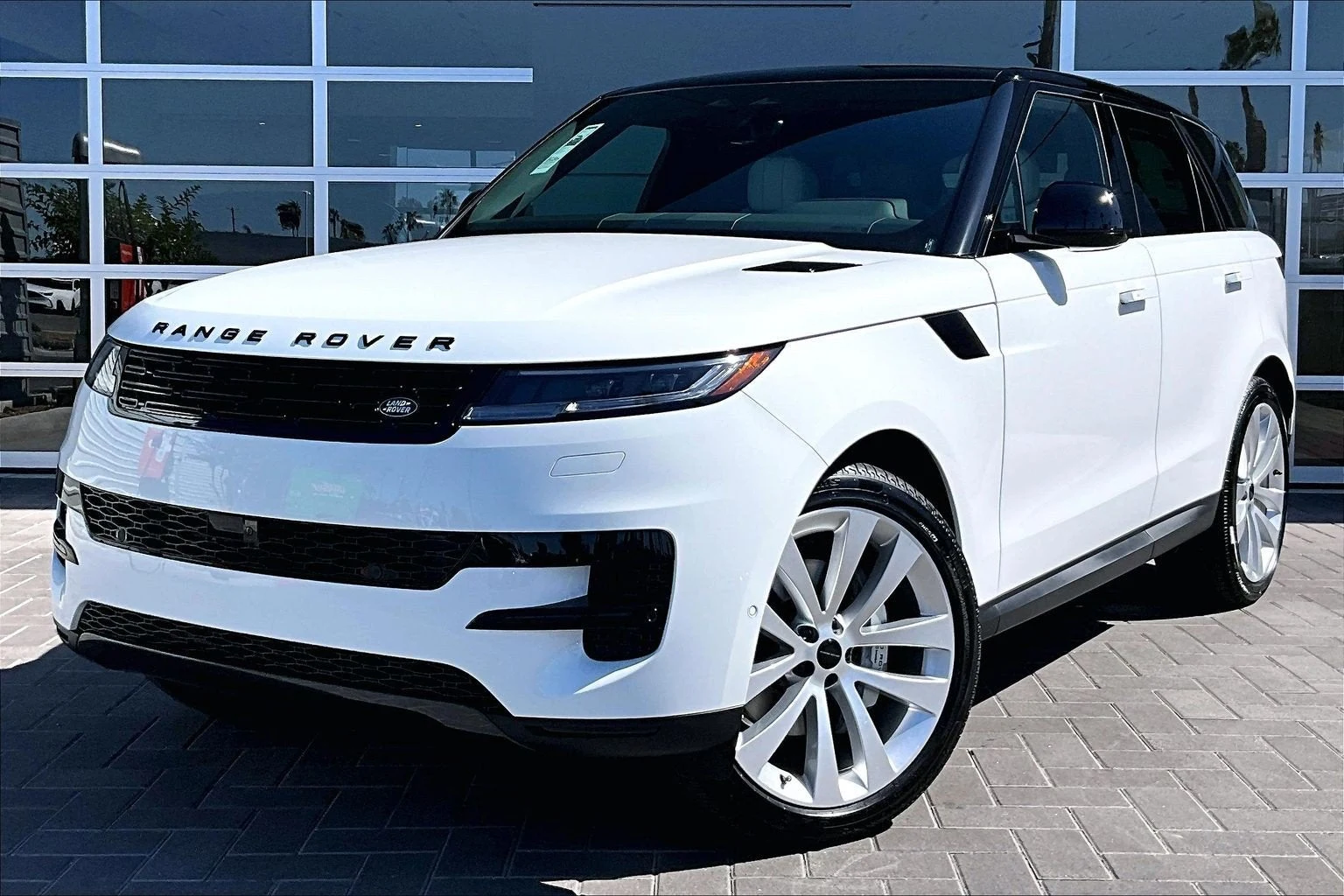 Land Rover Range Rover Sport SE (L461) · Fuji White · Indigo Auto Group