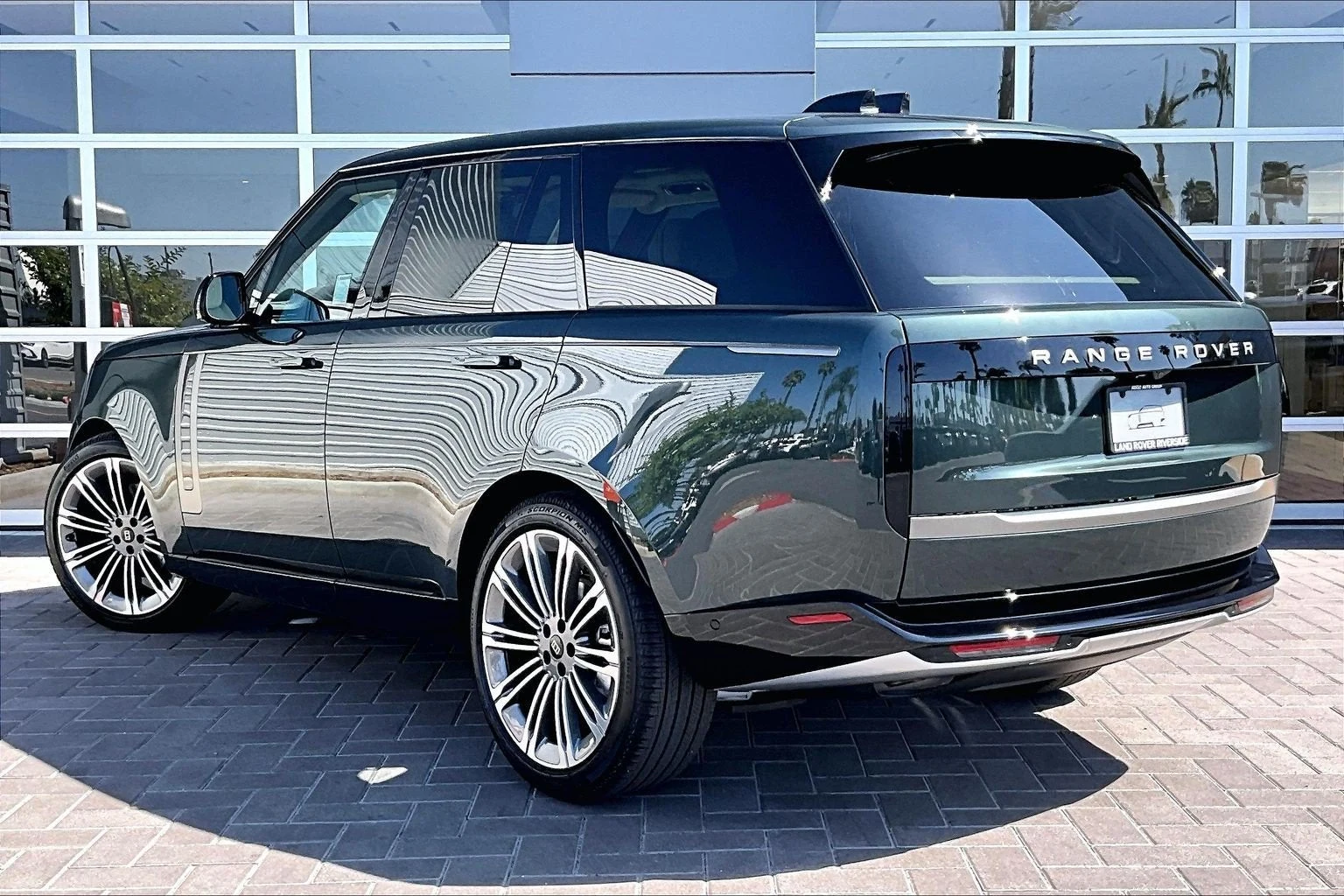 2027 Land Rover Range Rover SE (L460), 3/13
