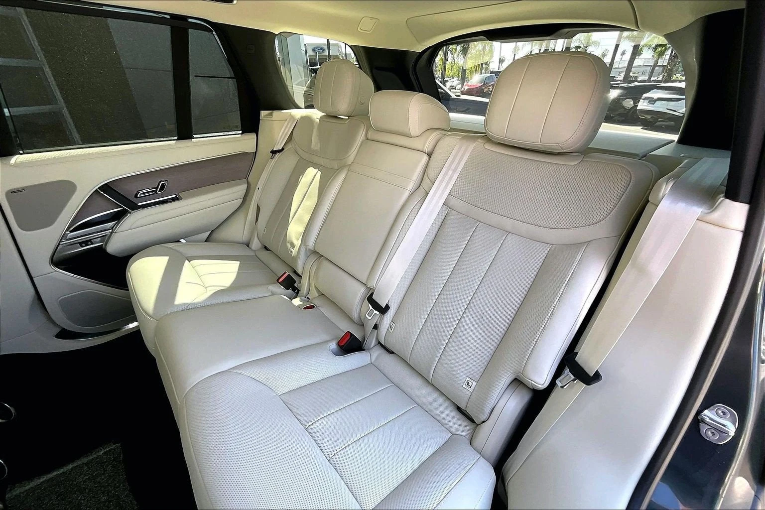 2027 Land Rover Range Rover SE (L460), 9/13