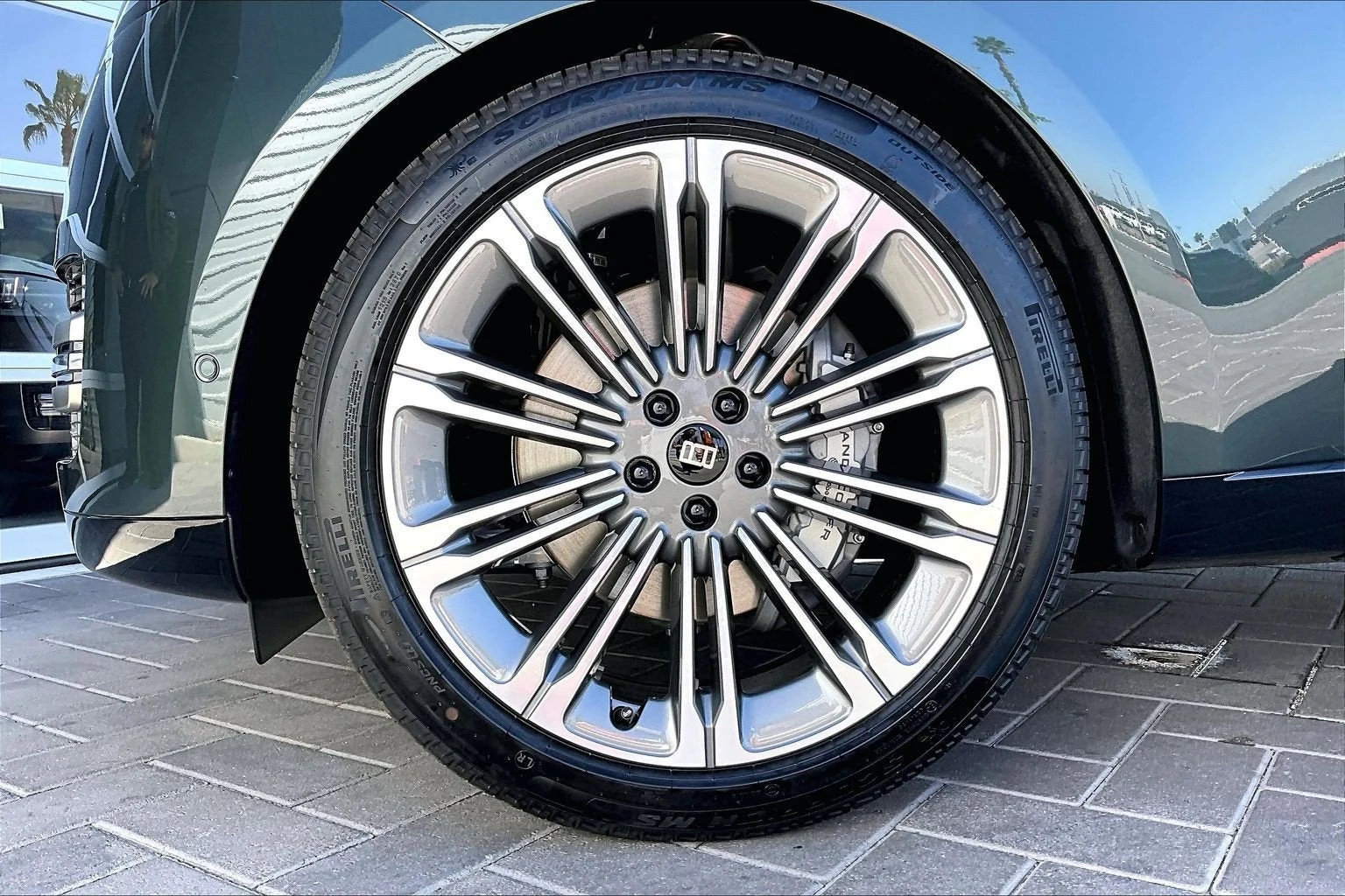 2027 Land Rover Range Rover SE (L460), 11/13