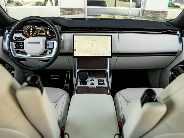 2027 Land Rover Range Rover SE LWB (L460), 18/20