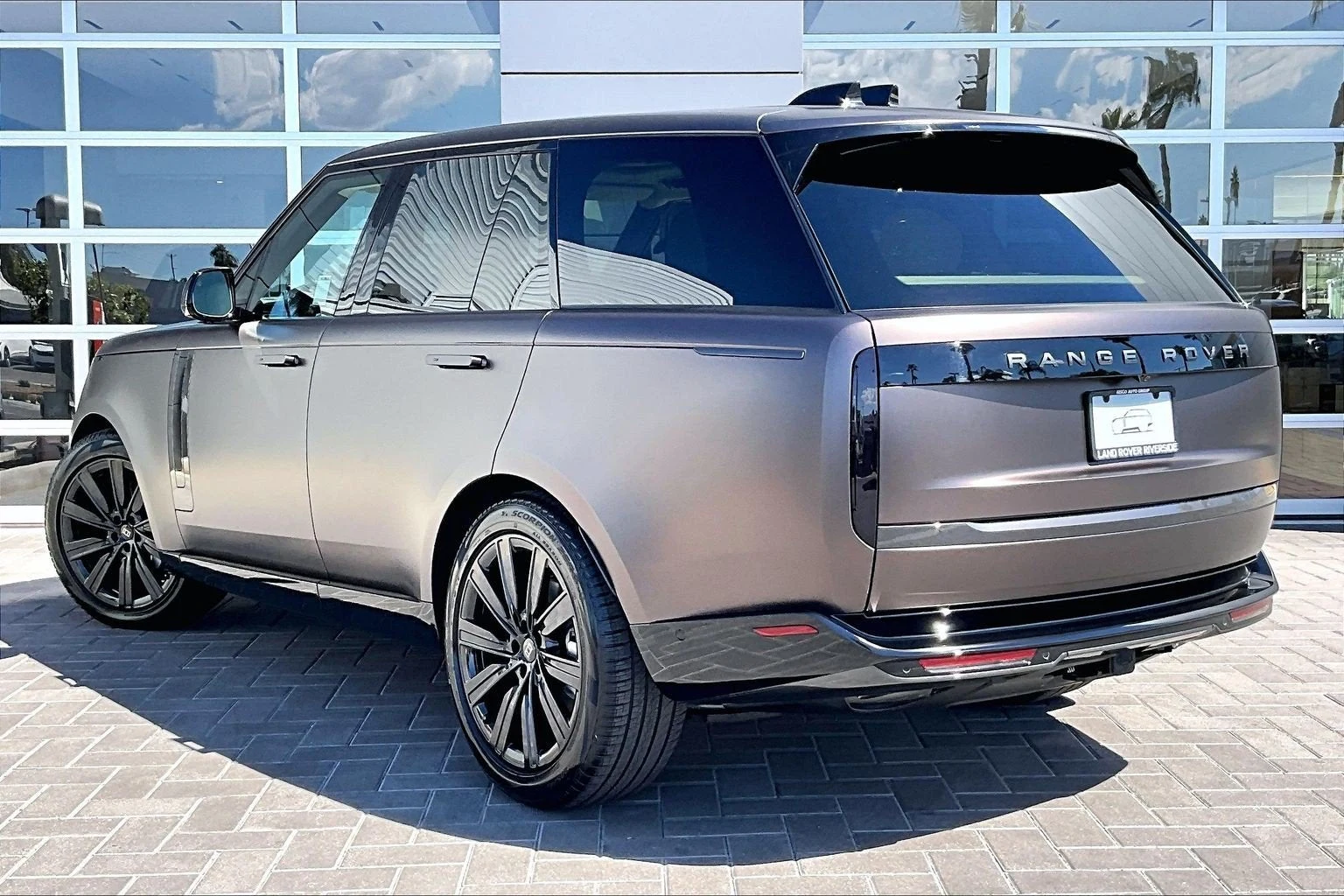 2027 Land Rover Range Rover SE (L460), 3/14