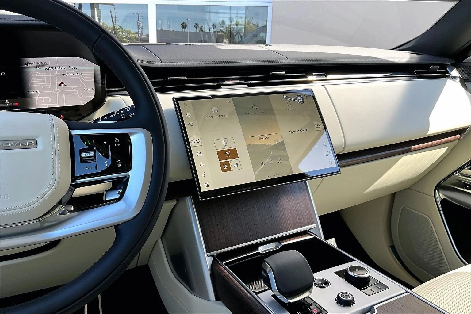 2027 Land Rover Range Rover SE (L460), 7/14