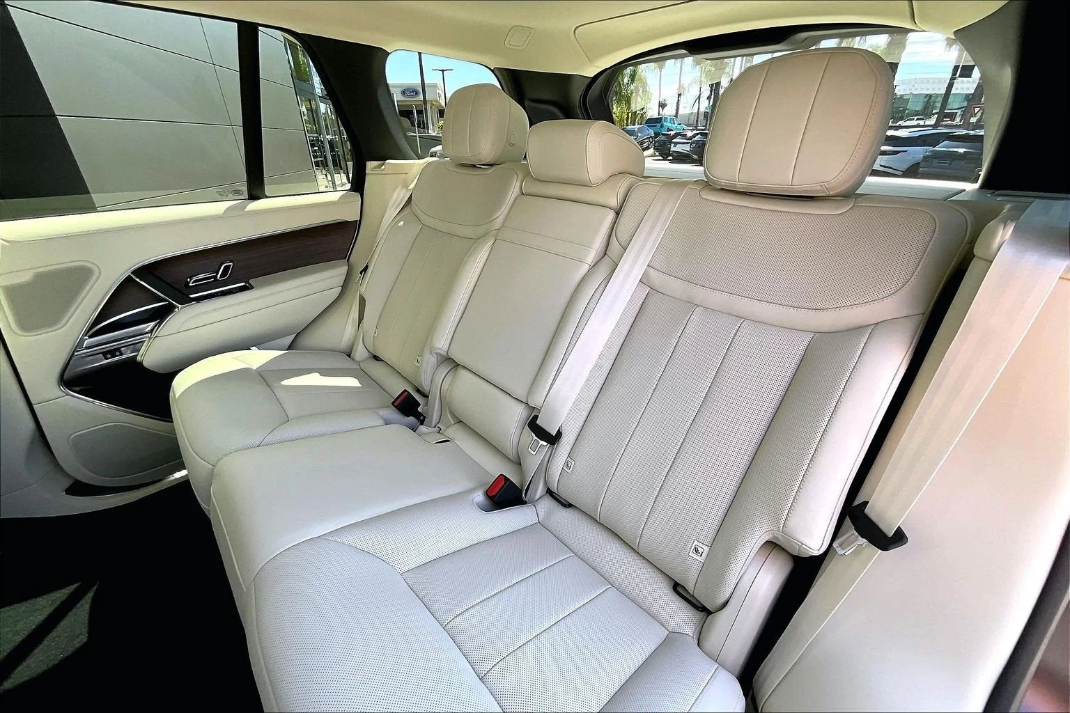 2027 Land Rover Range Rover SE (L460), 10/14