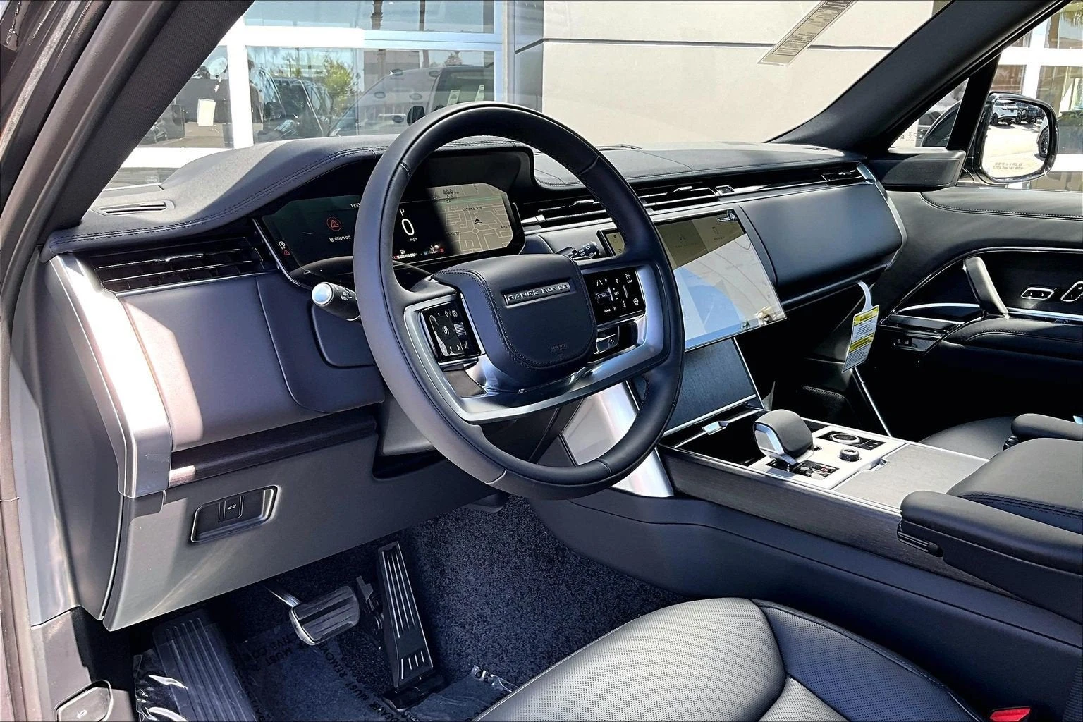 2027 Land Rover Range Rover SE LWB (L460), 6/15