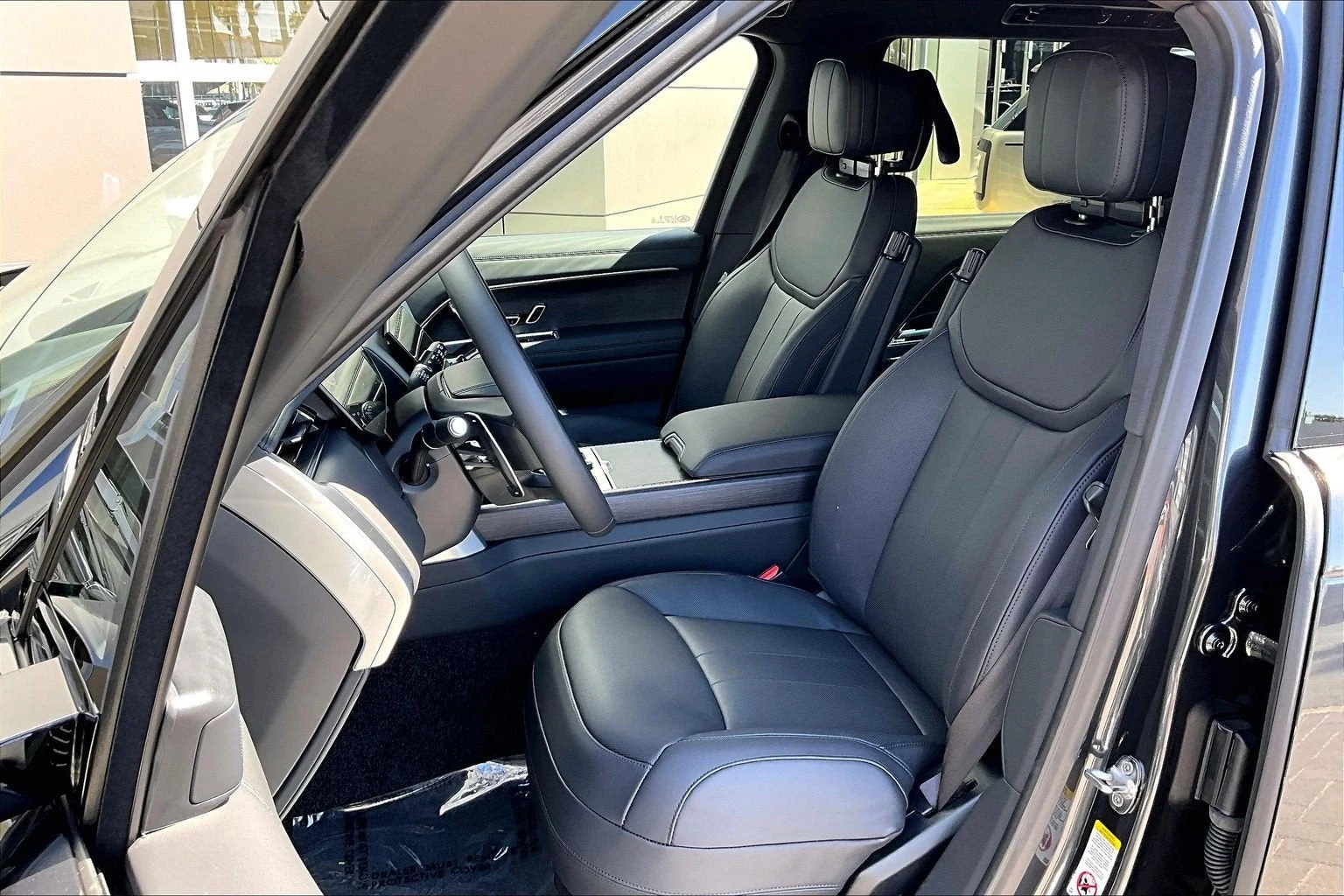 2027 Land Rover Range Rover SE LWB (L460), 9/15