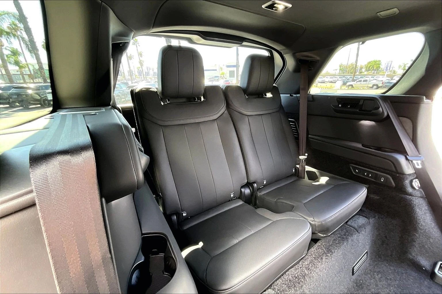 2027 Land Rover Range Rover SE LWB (L460), 11/15