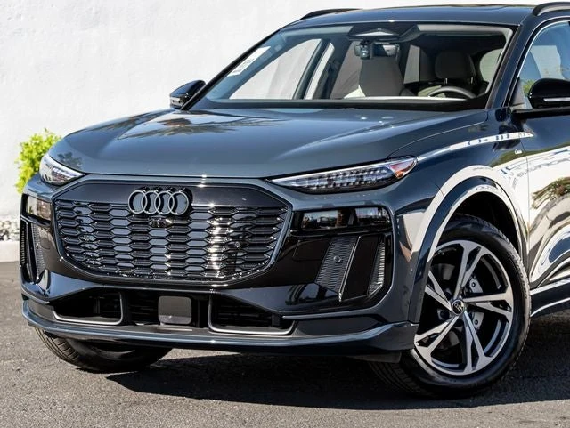 2027 Audi Q6 e-tron Premium Plus quattro, 2/20