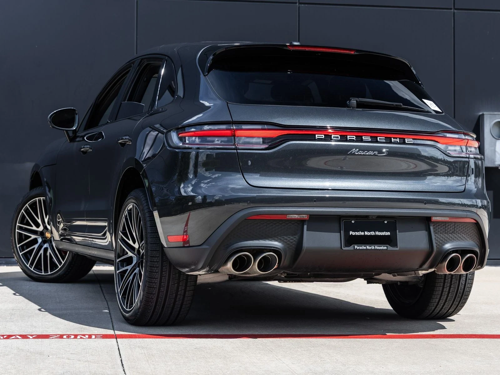 2026 Porsche Macan S (95B), 3/20