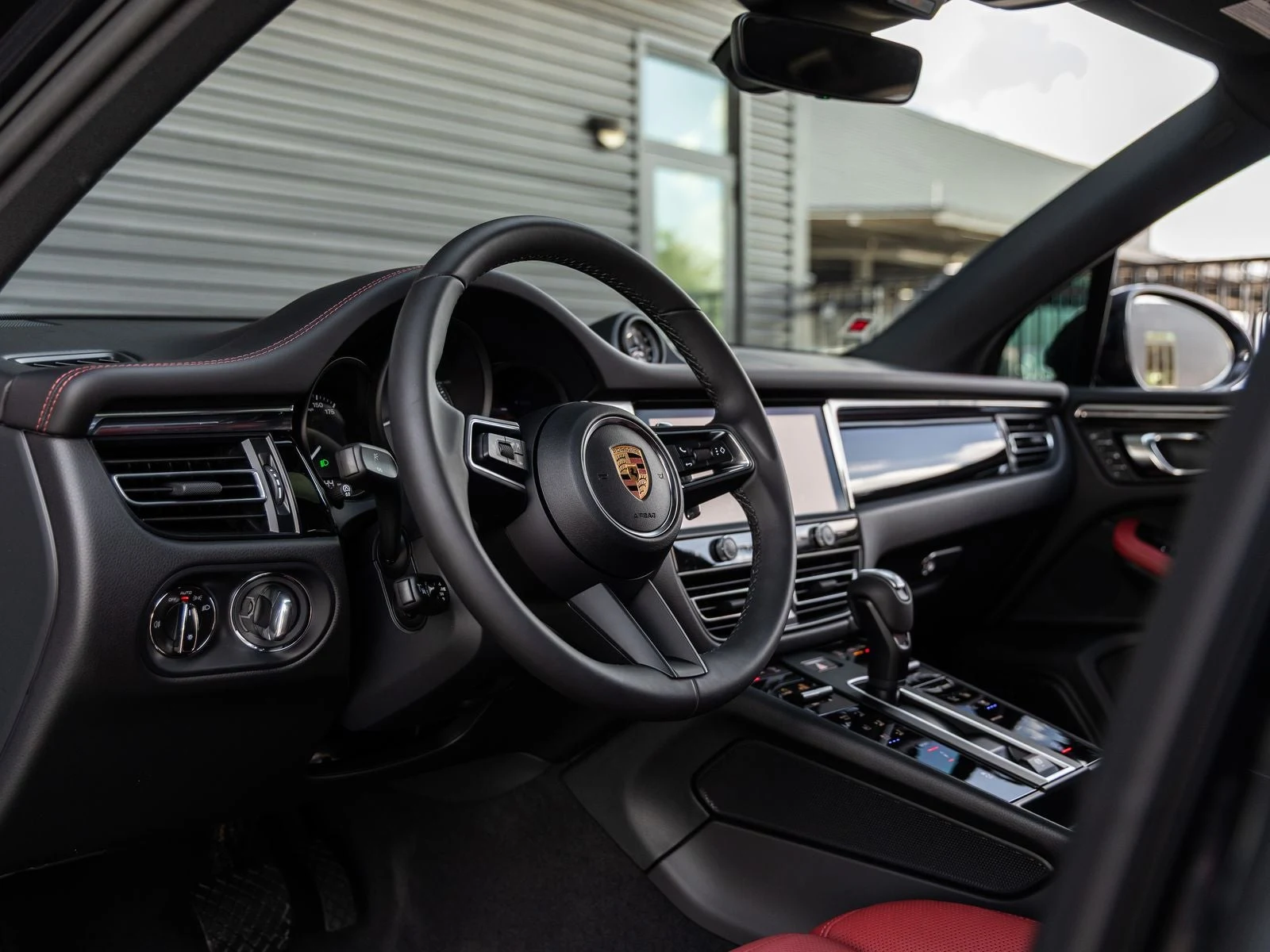 2026 Porsche Macan S (95B), 4/20