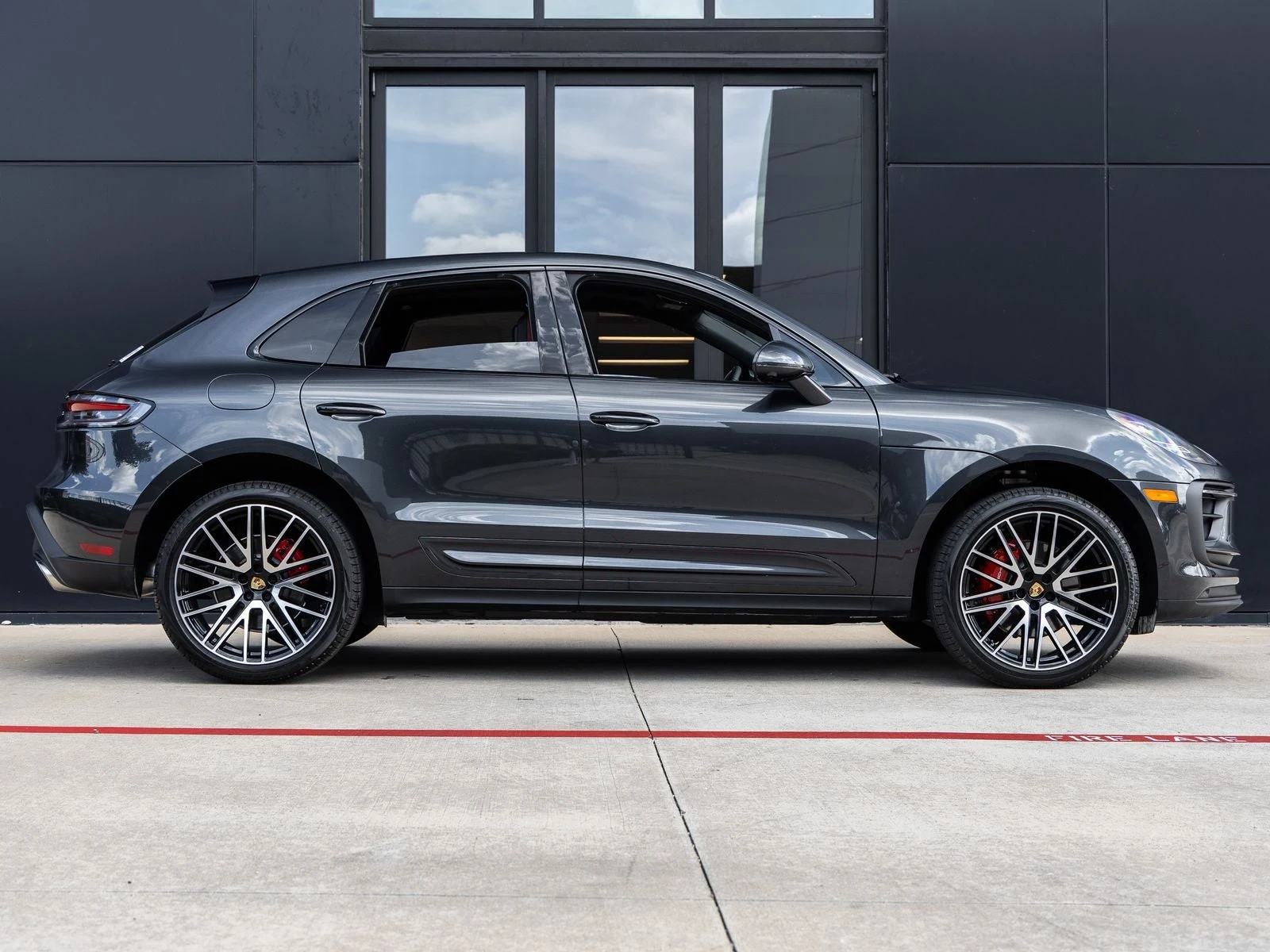 2026 Porsche Macan S (95B), 12/20