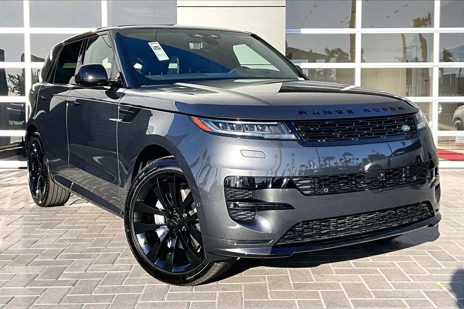 2027 Land Rover Range Rover Sport Dynamic SE (L461), 2/14