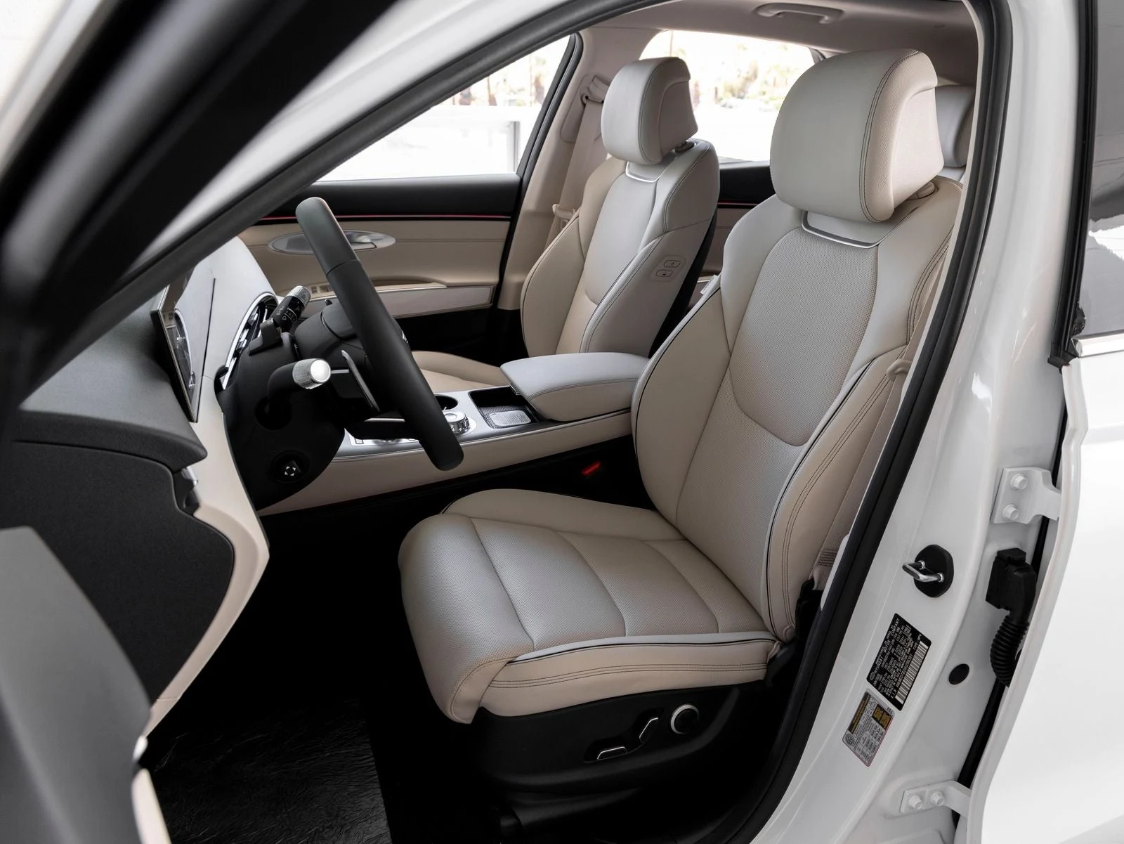 2027 Genesis GV70 2.5T Advanced (2024 Update), 10/20