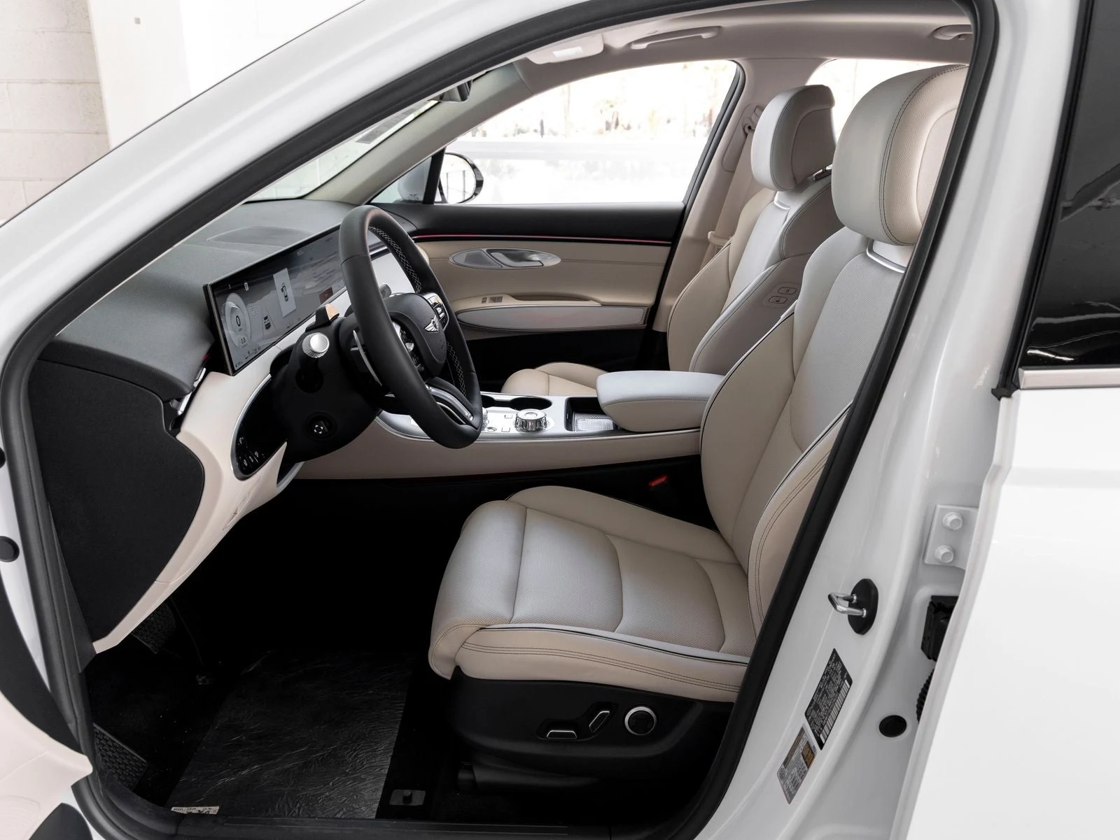 2027 Genesis GV70 2.5T Advanced (2024 Update), 11/20