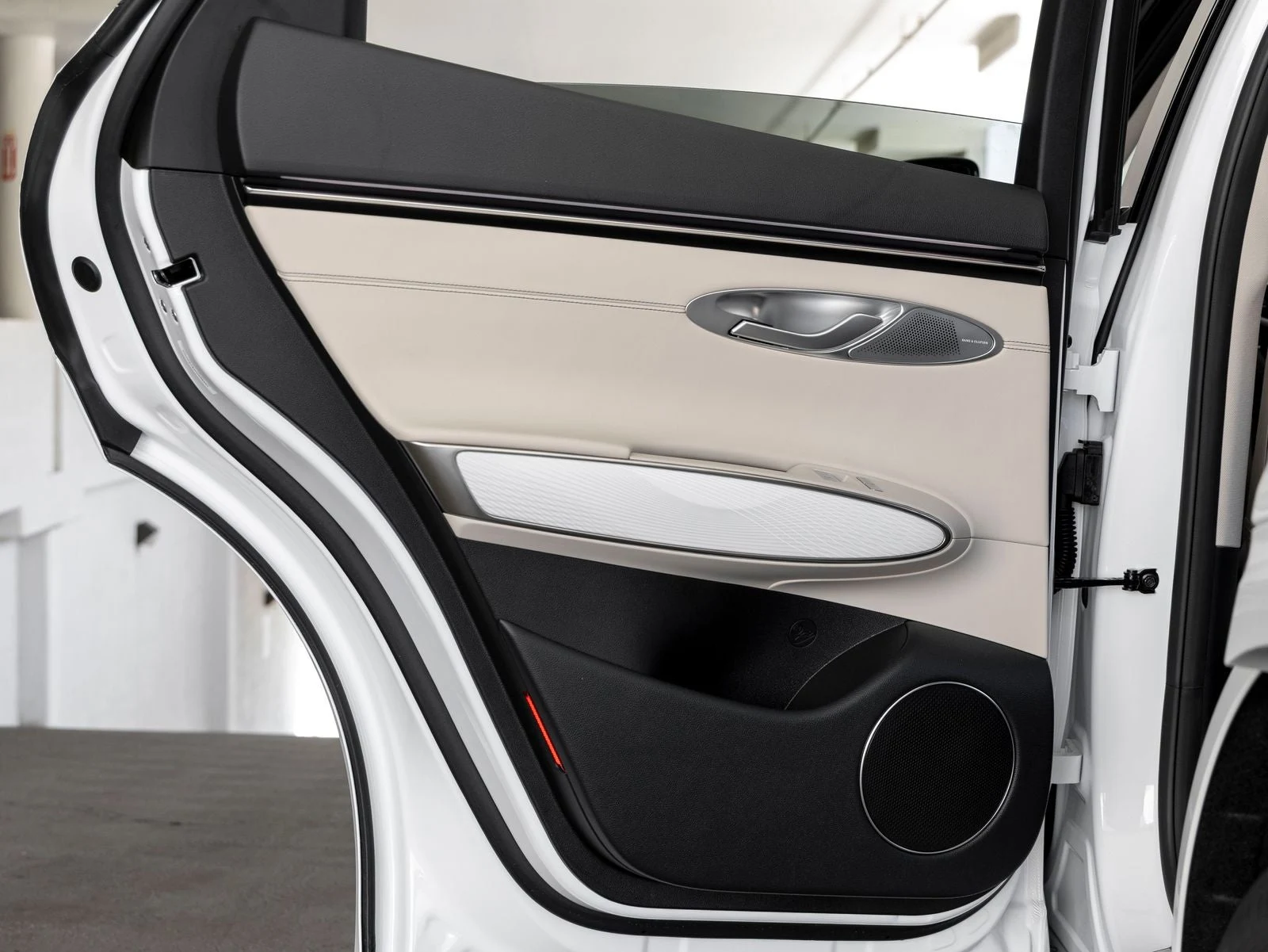 2027 Genesis GV70 2.5T Advanced (2024 Update), 18/20