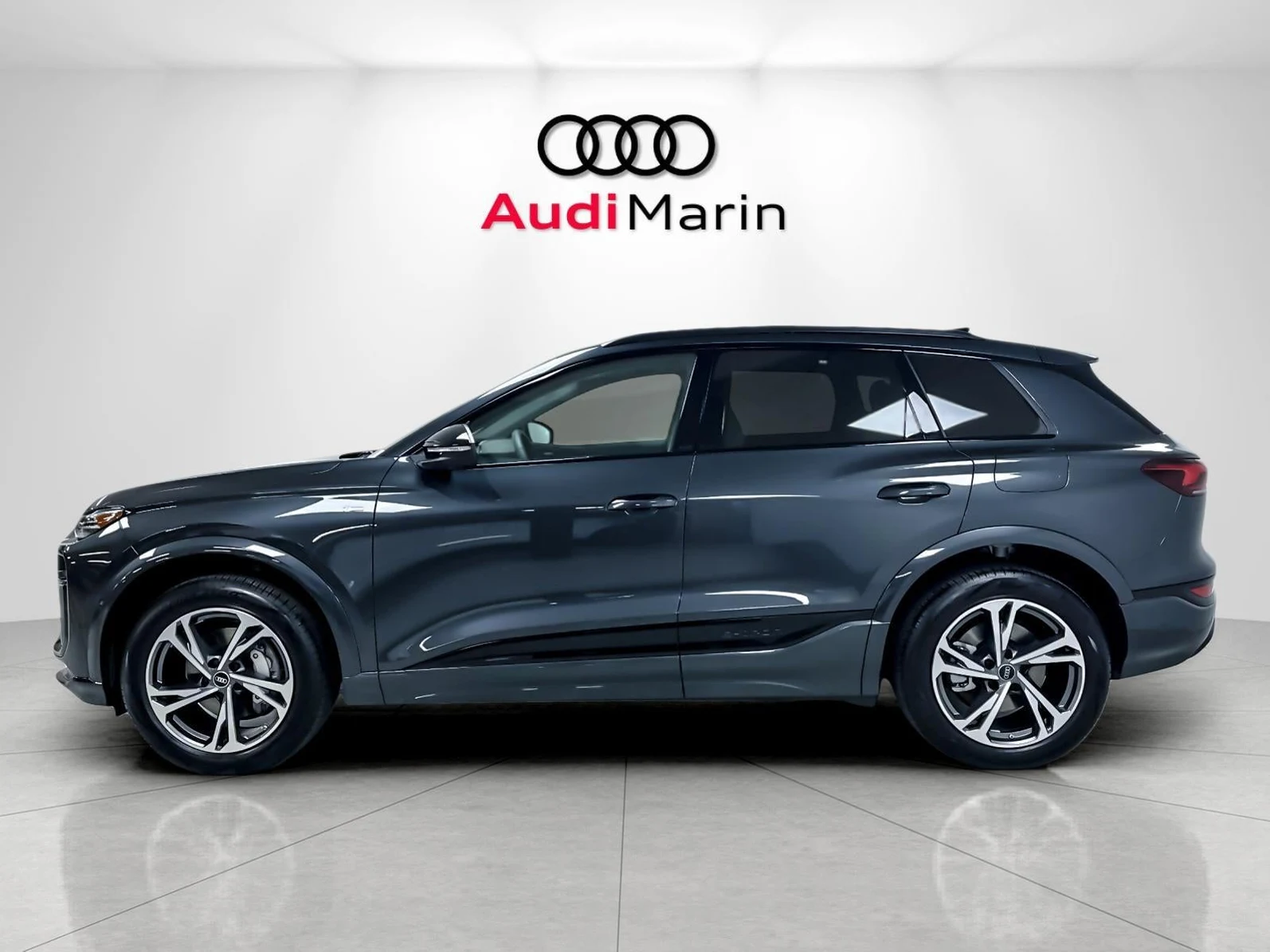 2027 Audi Q6 e-tron Premium Plus, 2/20