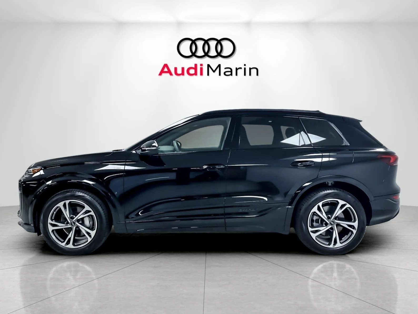 2027 Audi Q6 e-tron Premium Plus, 2/20