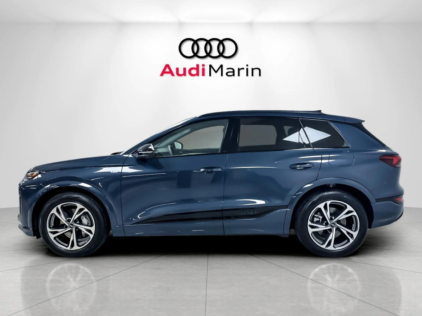 2027 Audi Q6 e-tron Prestige, 2/20