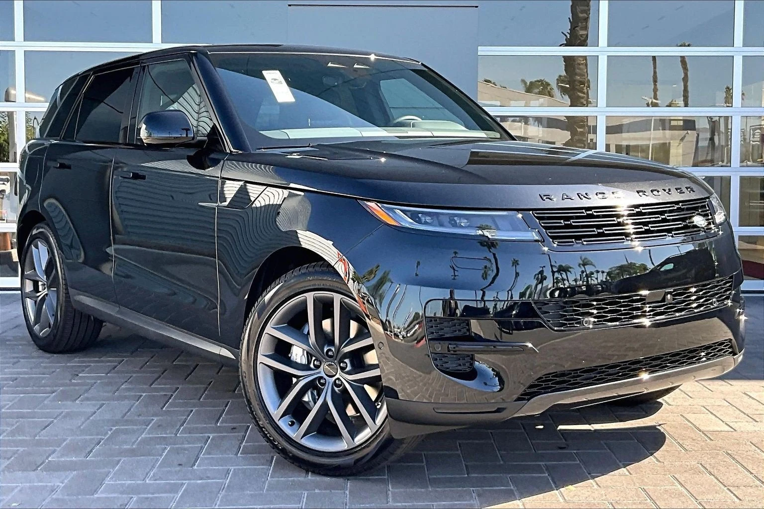 2027 Land Rover Range Rover Sport SE (L461), 2/13