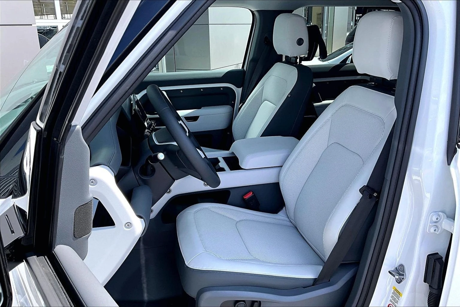 2026 Land Rover Defender 110 S (L663), 9/14