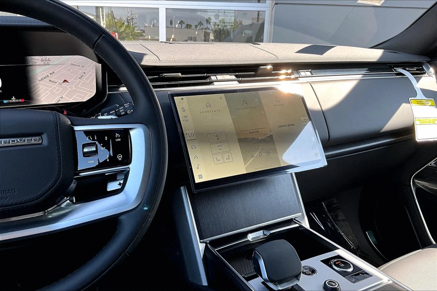 2027 Land Rover Range Rover SE LWB (L460), 7/15