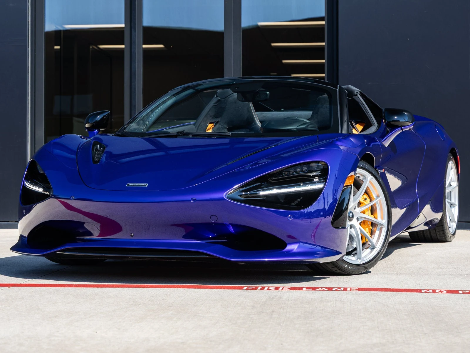McLaren 750S Spider · Lantana Purple · Indigo Auto Group
