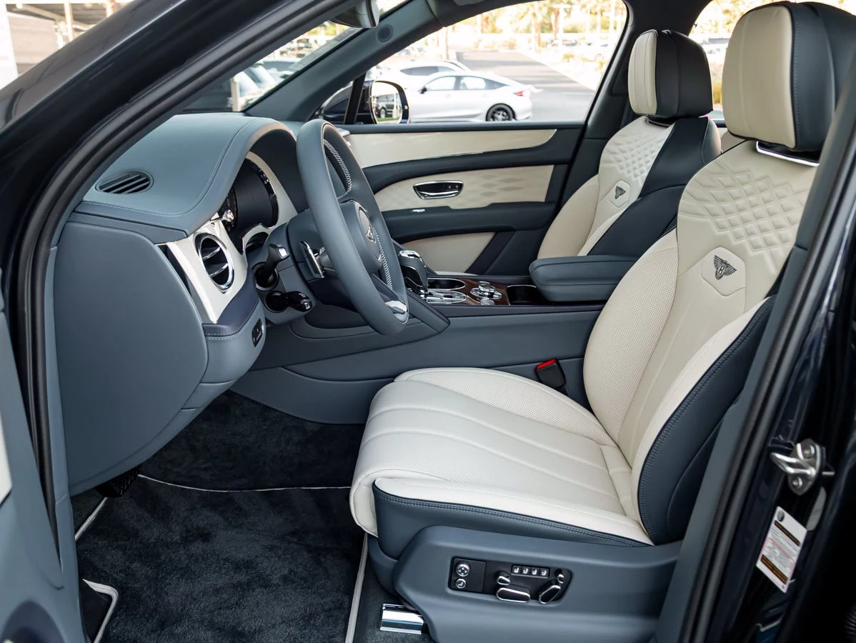 2027 Bentley Bentayga Artenara Edition V8, 2/20