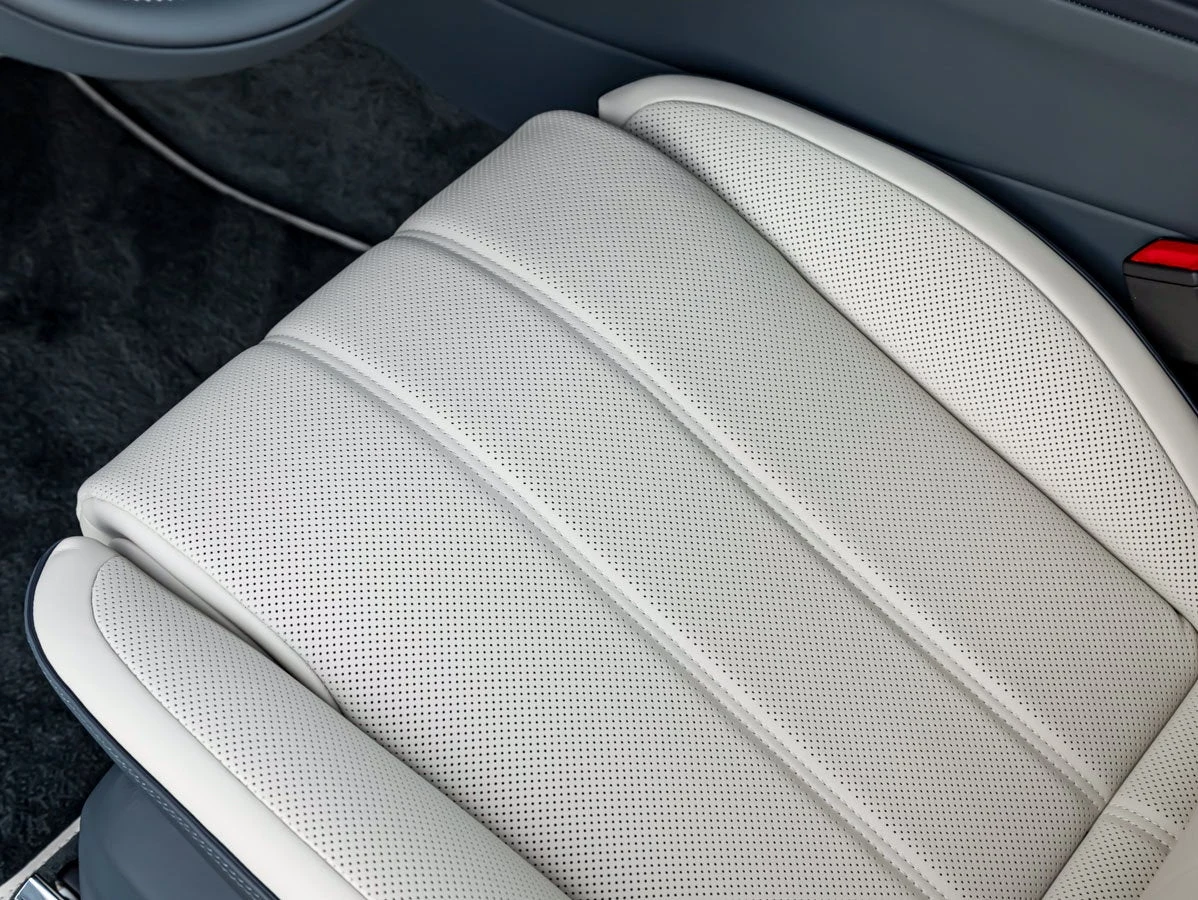 2027 Bentley Bentayga Artenara Edition V8, 18/20