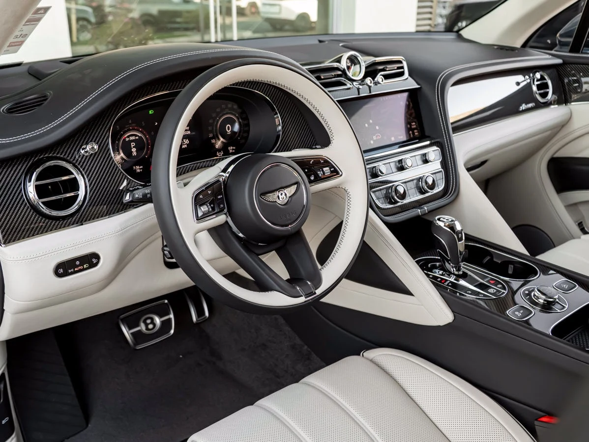 2027 Bentley Bentayga Azure V8, 4/20