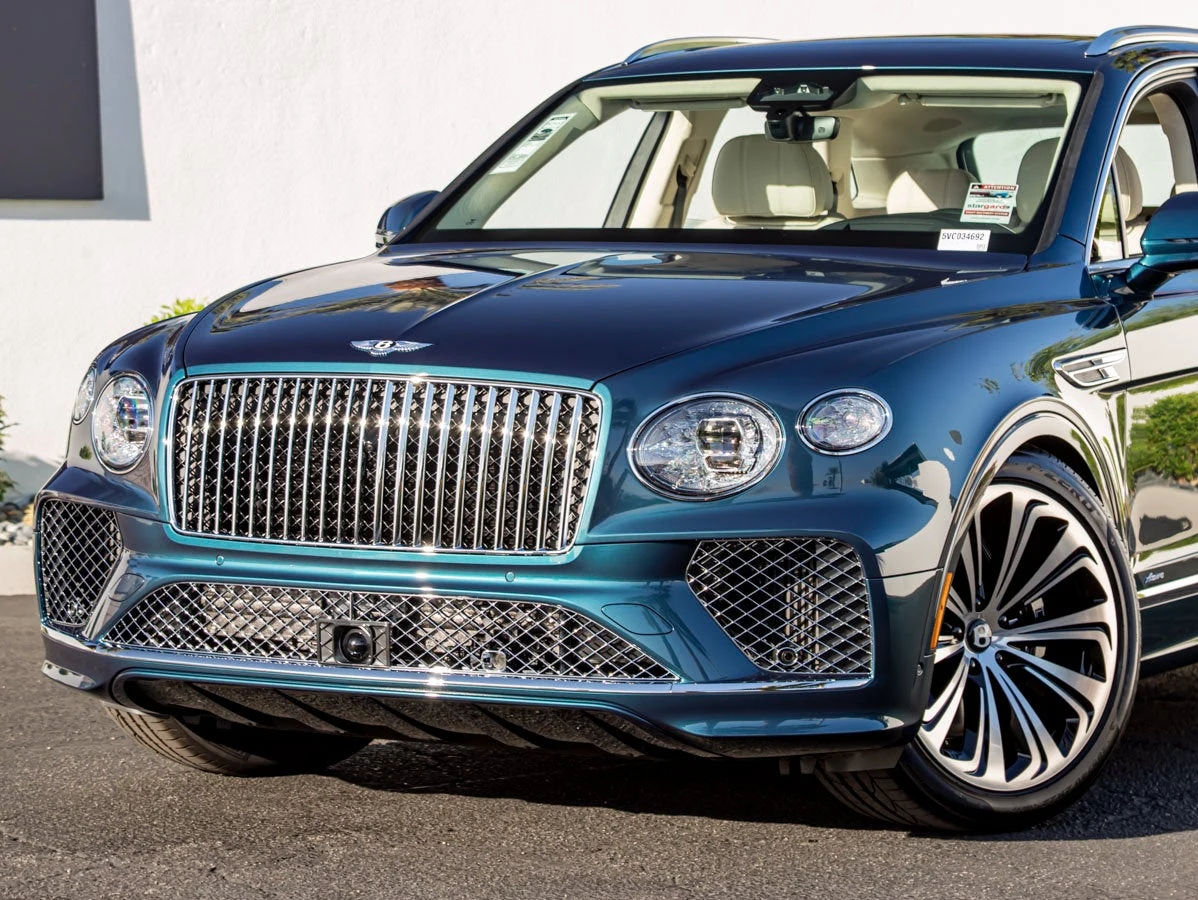 2027 Bentley Bentayga Azure V8, 6/20