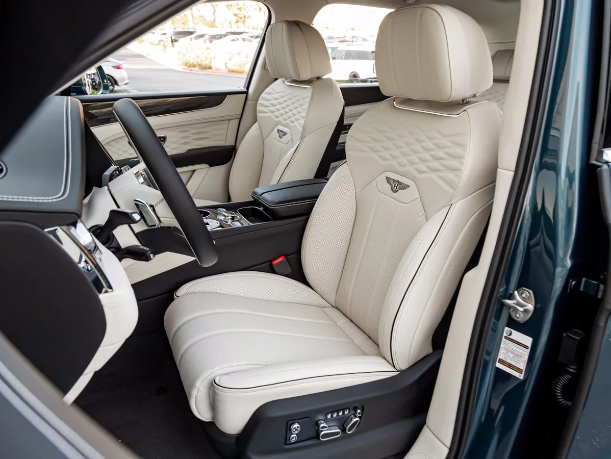 2027 Bentley Bentayga Azure V8, 16/20